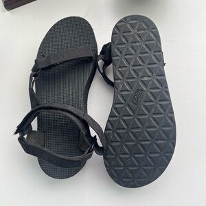 Teva Black Platform 2” Women's Sandals Size 9
